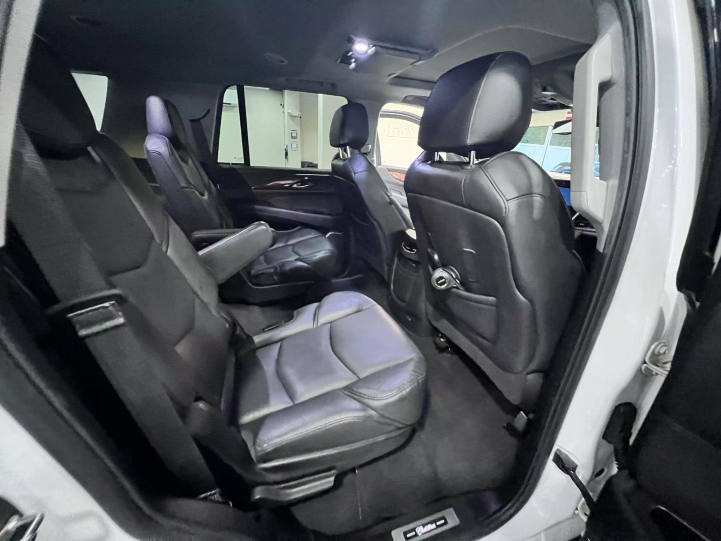 2019 Cadillac Escalade Luxury Sport Utility 4d - Image 33