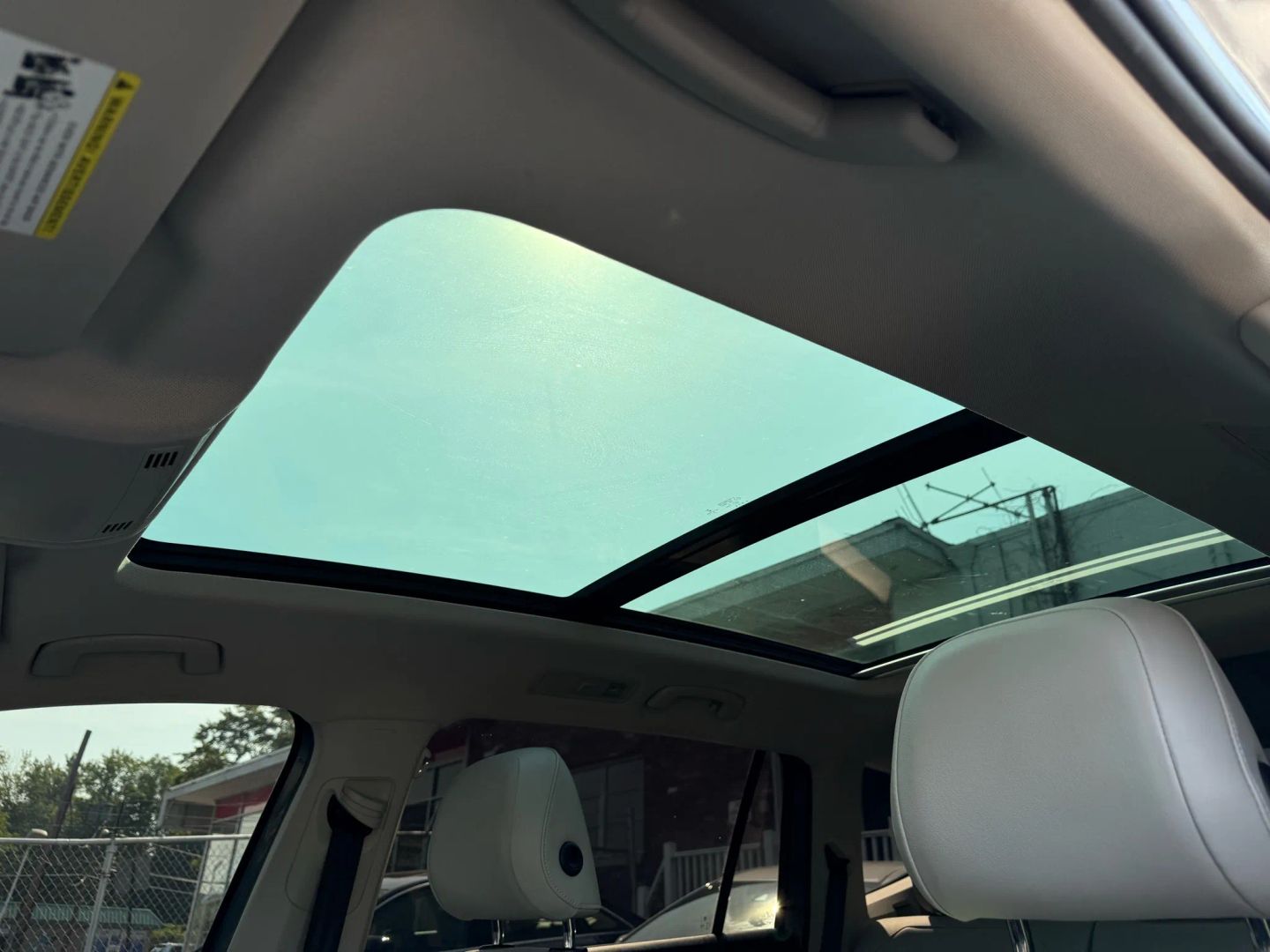 2019 Volkswagen Tiguan - Image 37