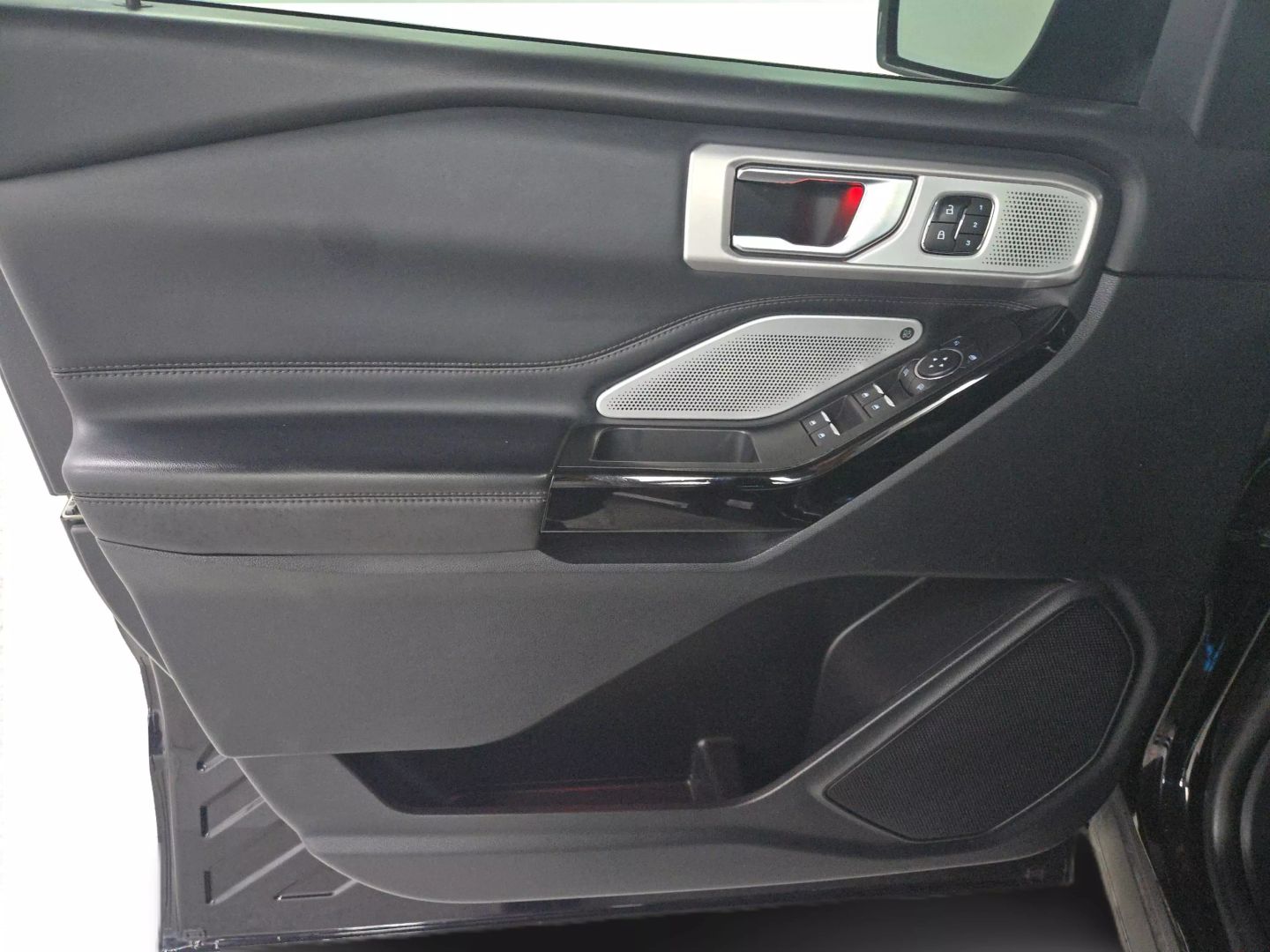 2021 Ford Explorer - Image 20