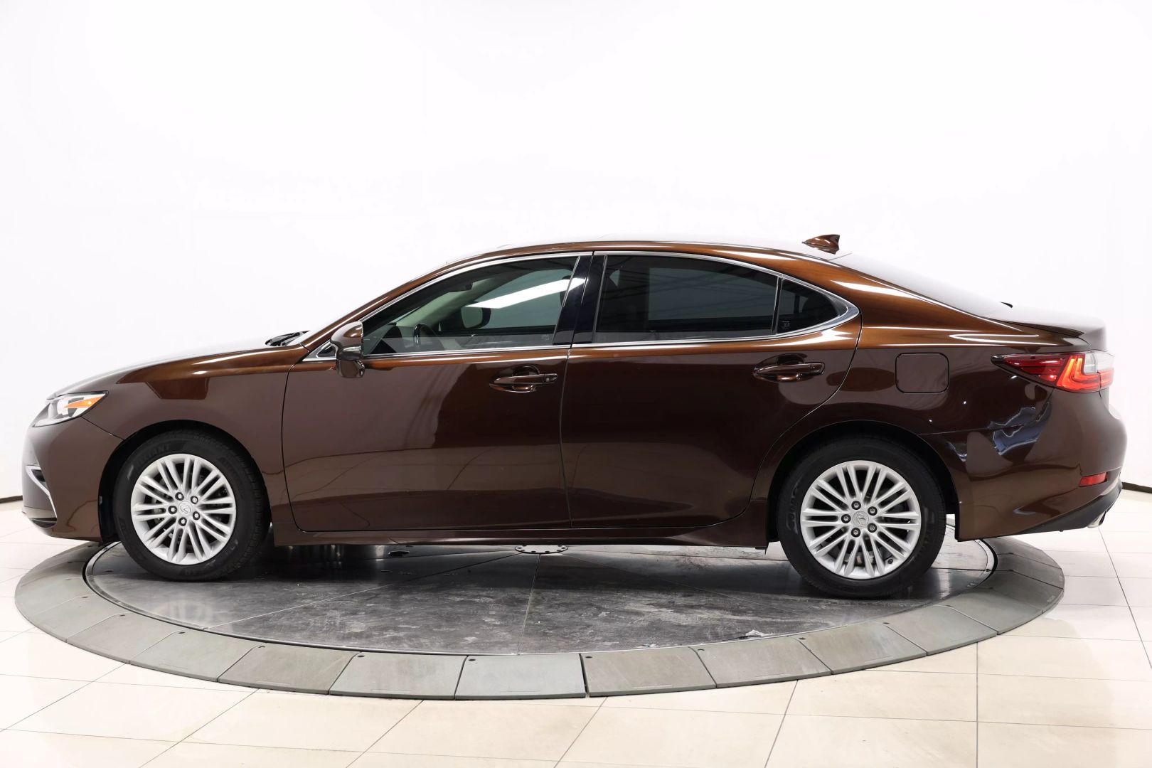 2016 Lexus Es - Image 6