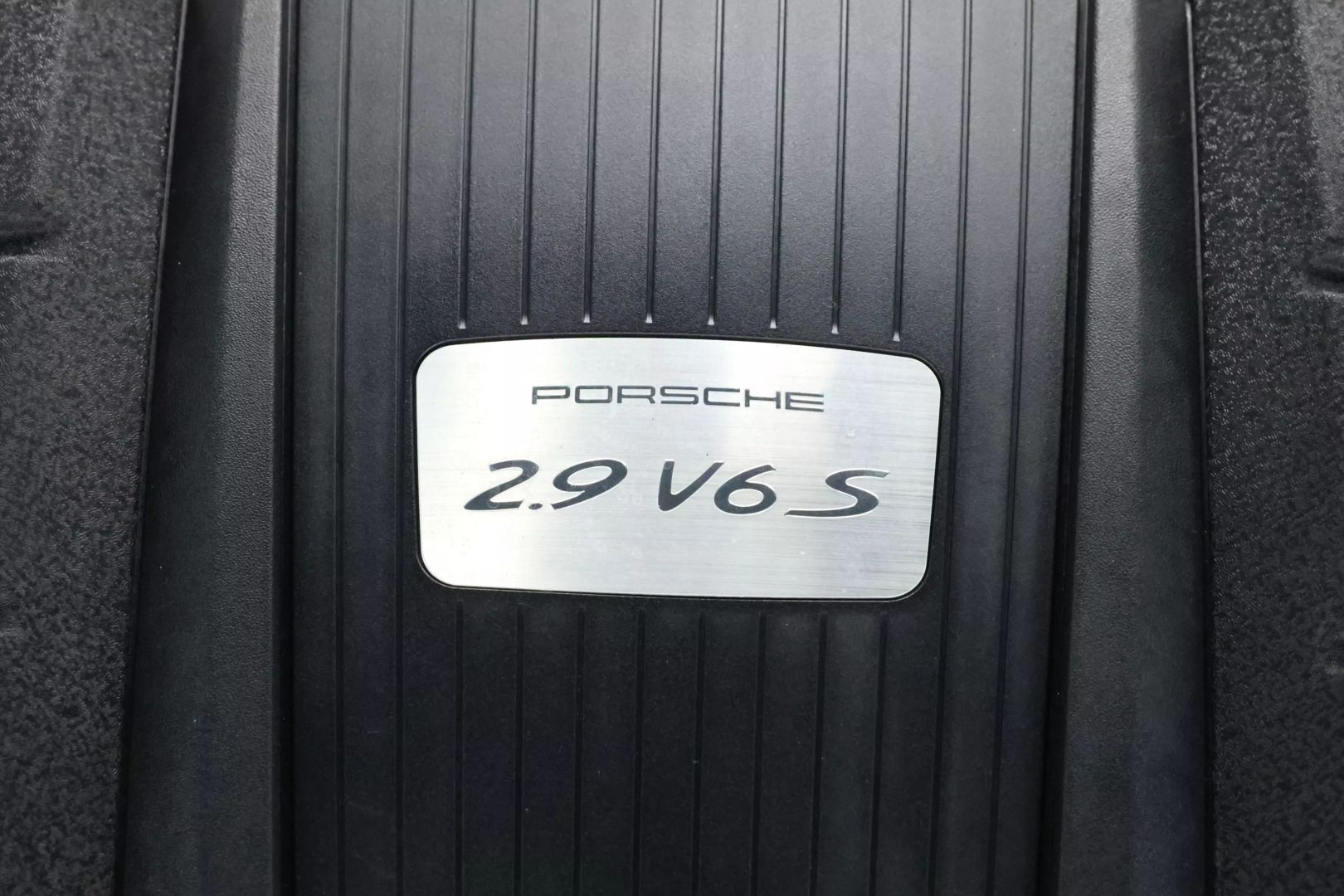 2022 Porsche Macan - Image 98