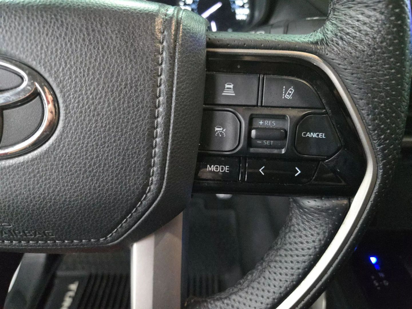 2023 Toyota Tundra Crewmax - Image 26
