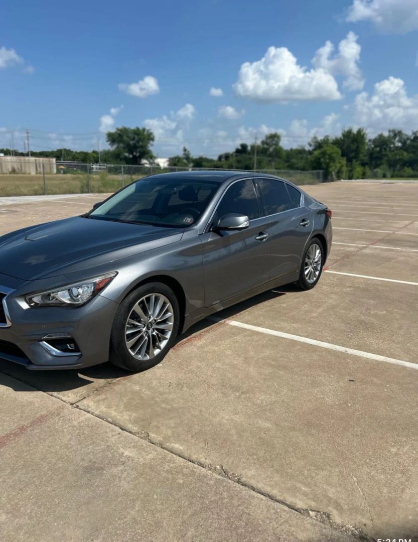 2018 Infiniti Q50 - Image 2