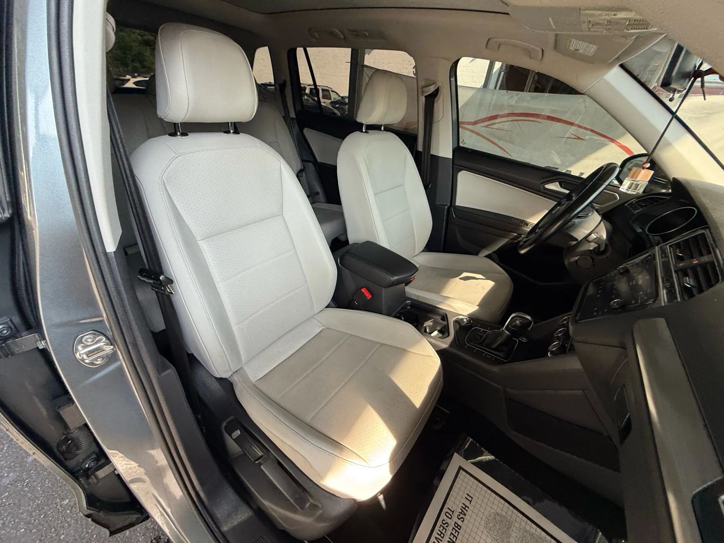 2019 Volkswagen Tiguan - Image 24