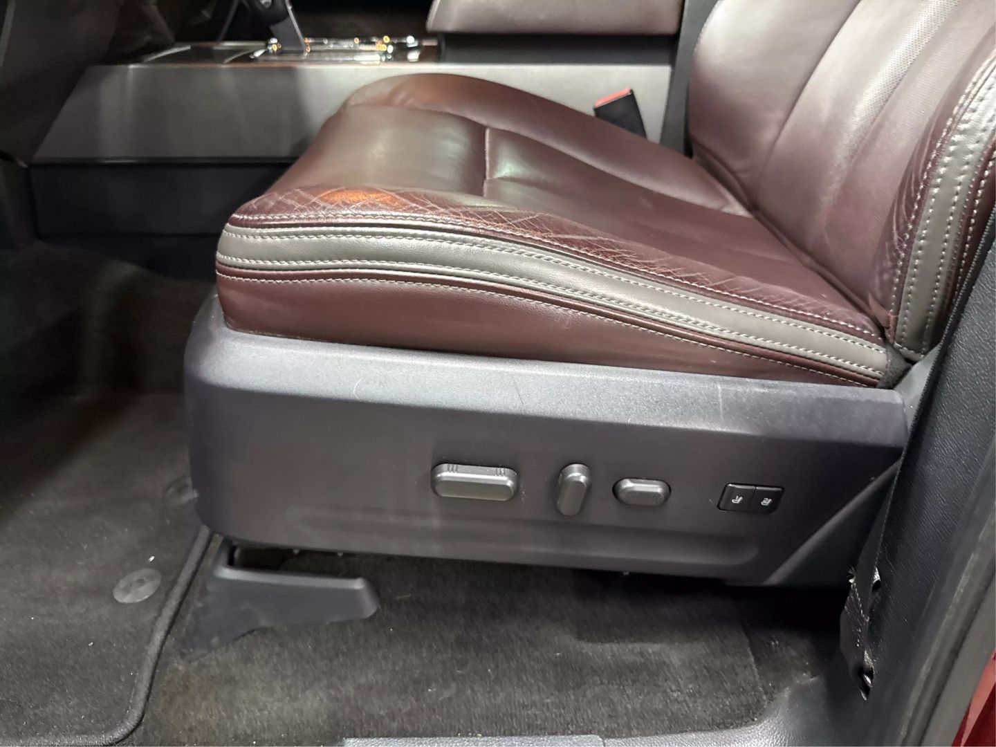 2017 Ford Expedition - Image 42