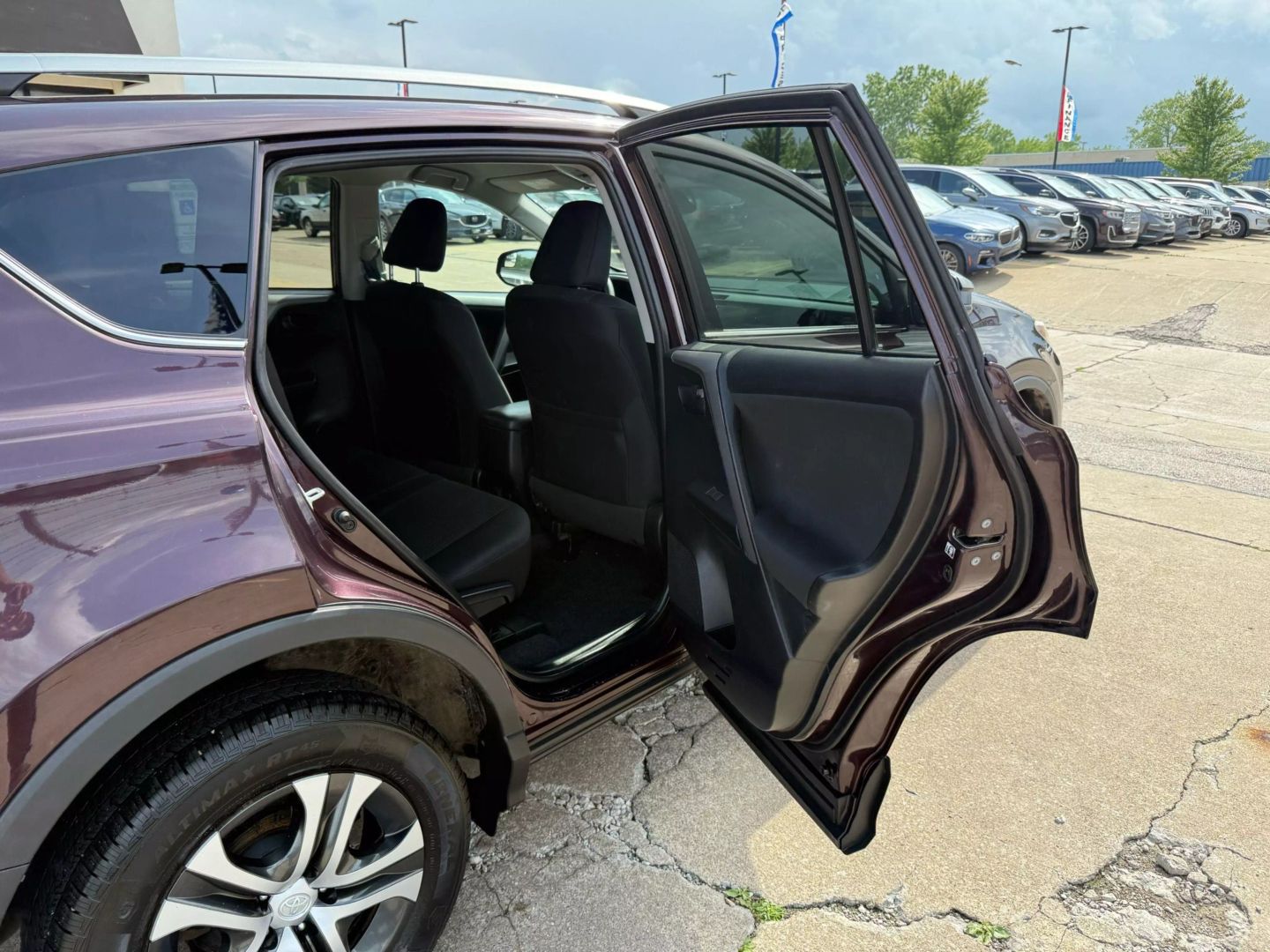 2017 Toyota Rav4 - Image 16