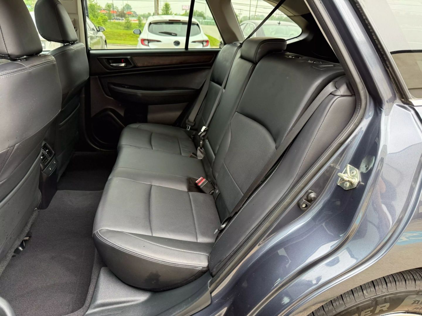 2017 Subaru Outback - Image 21