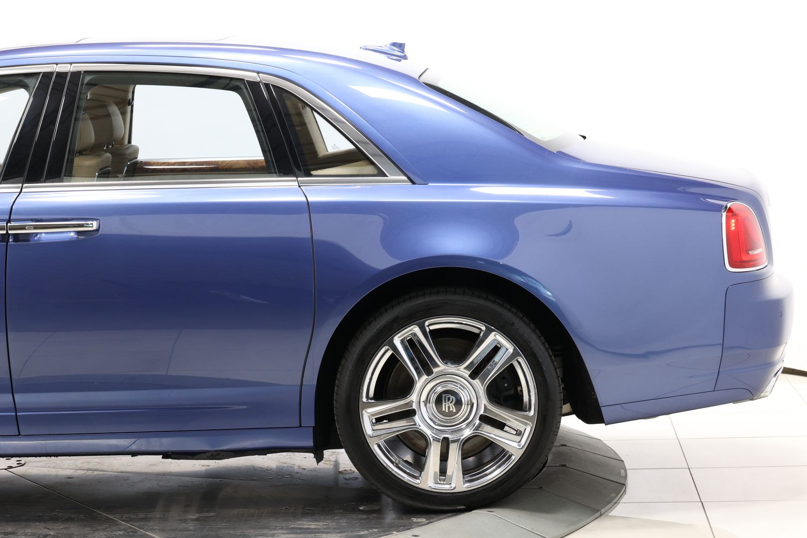 2010 Rolls-royce Ghost - Image 8
