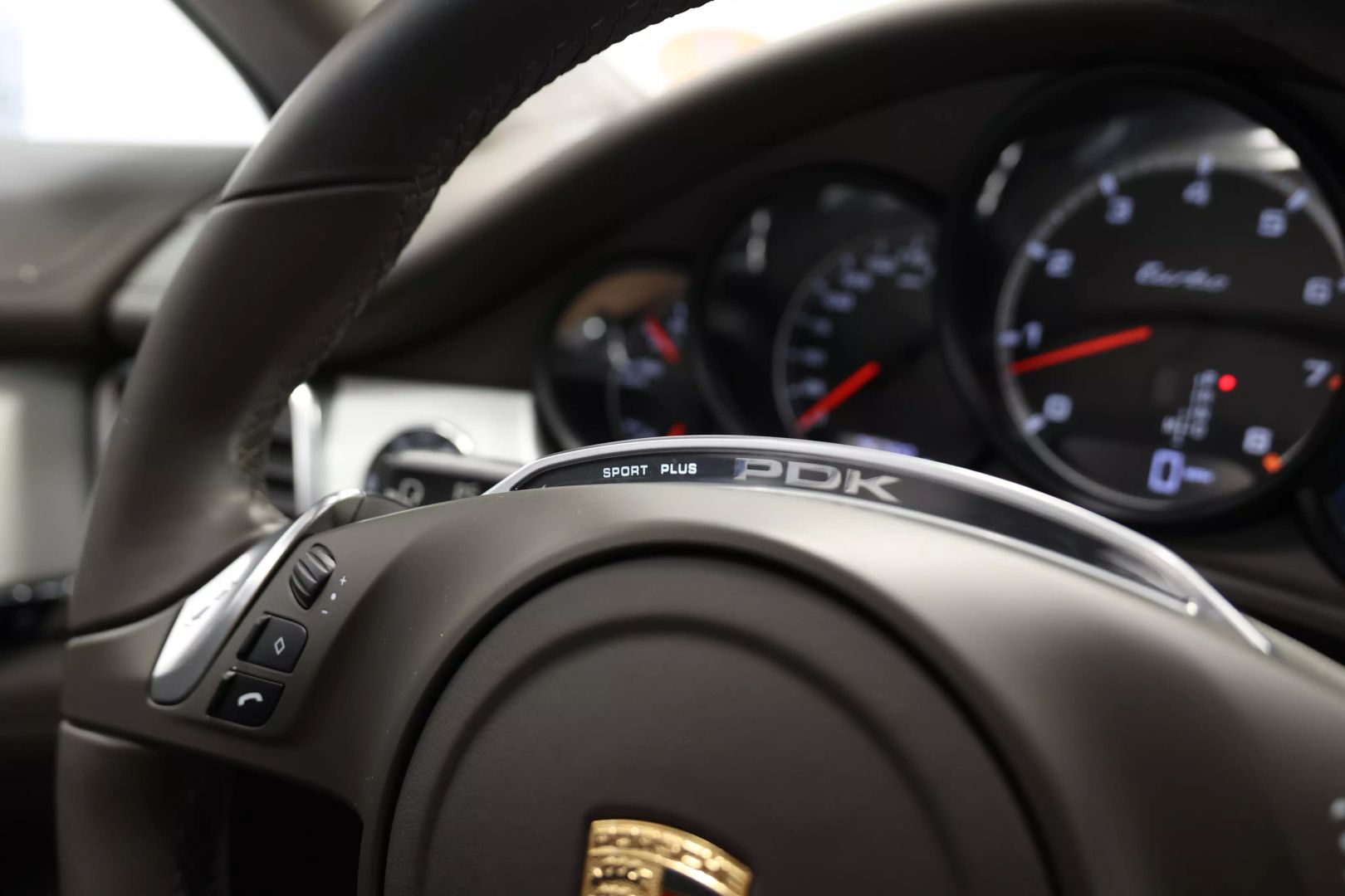 2014 Porsche Panamera - Image 48