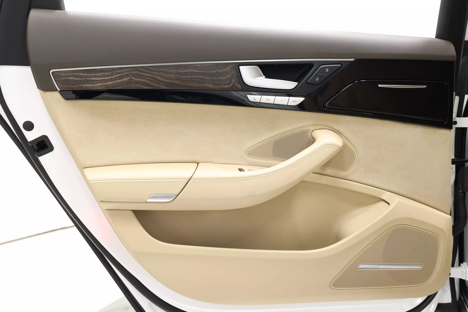 2015 Audi A8 - Image 48