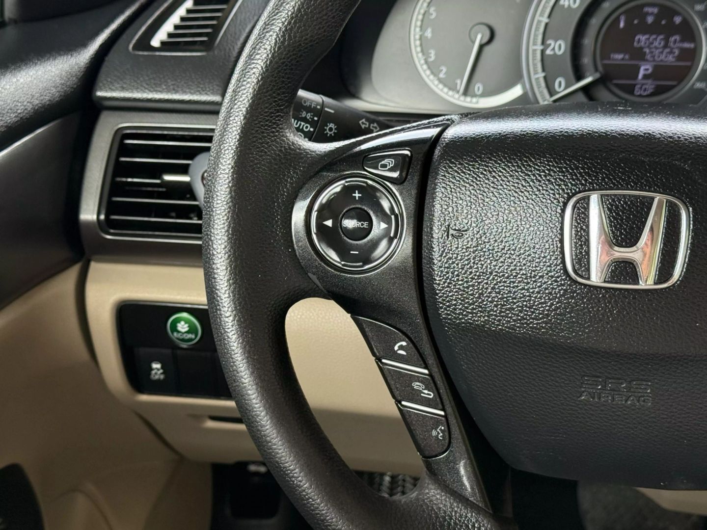 2015 Honda Accord - Image 31