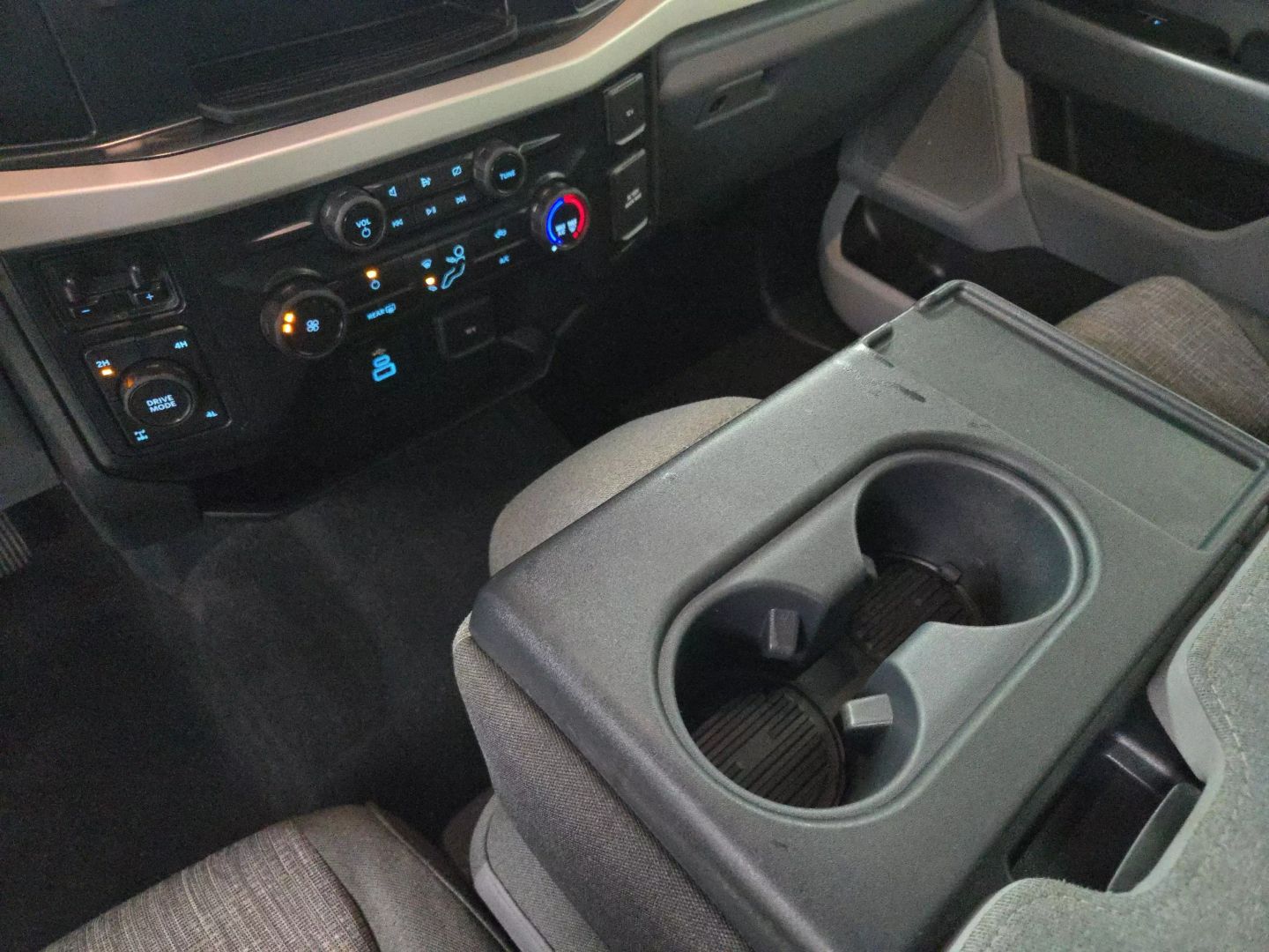 2023 Ford F350 Super Duty Crew Cab - Image 16