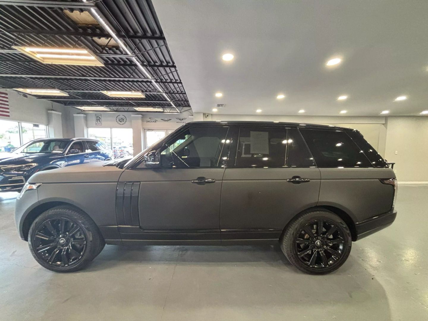 2017 Land Rover Range Rover Hse Sport Utility 4d - Image 4