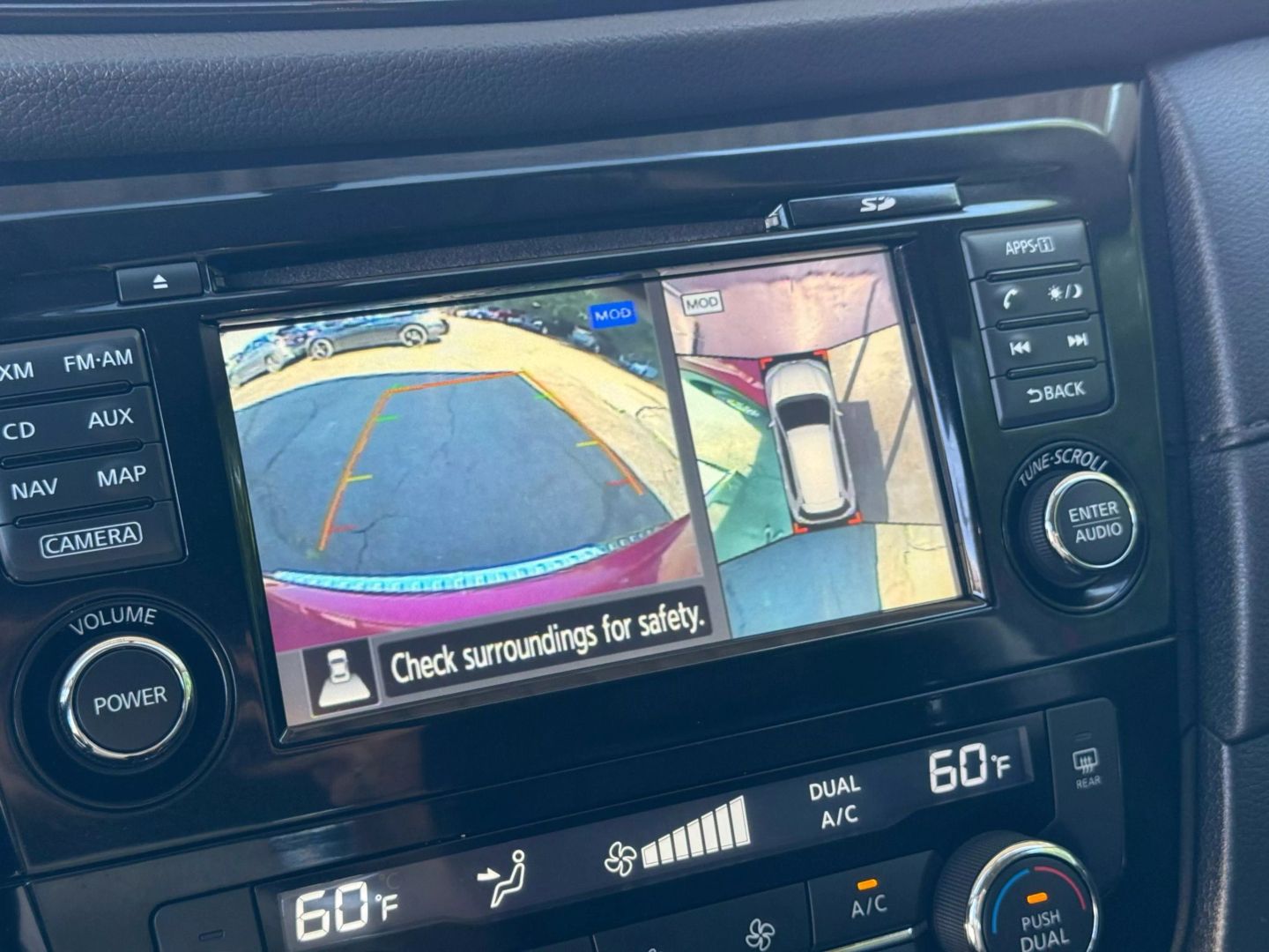 2017 Nissan Rogue - Image 38