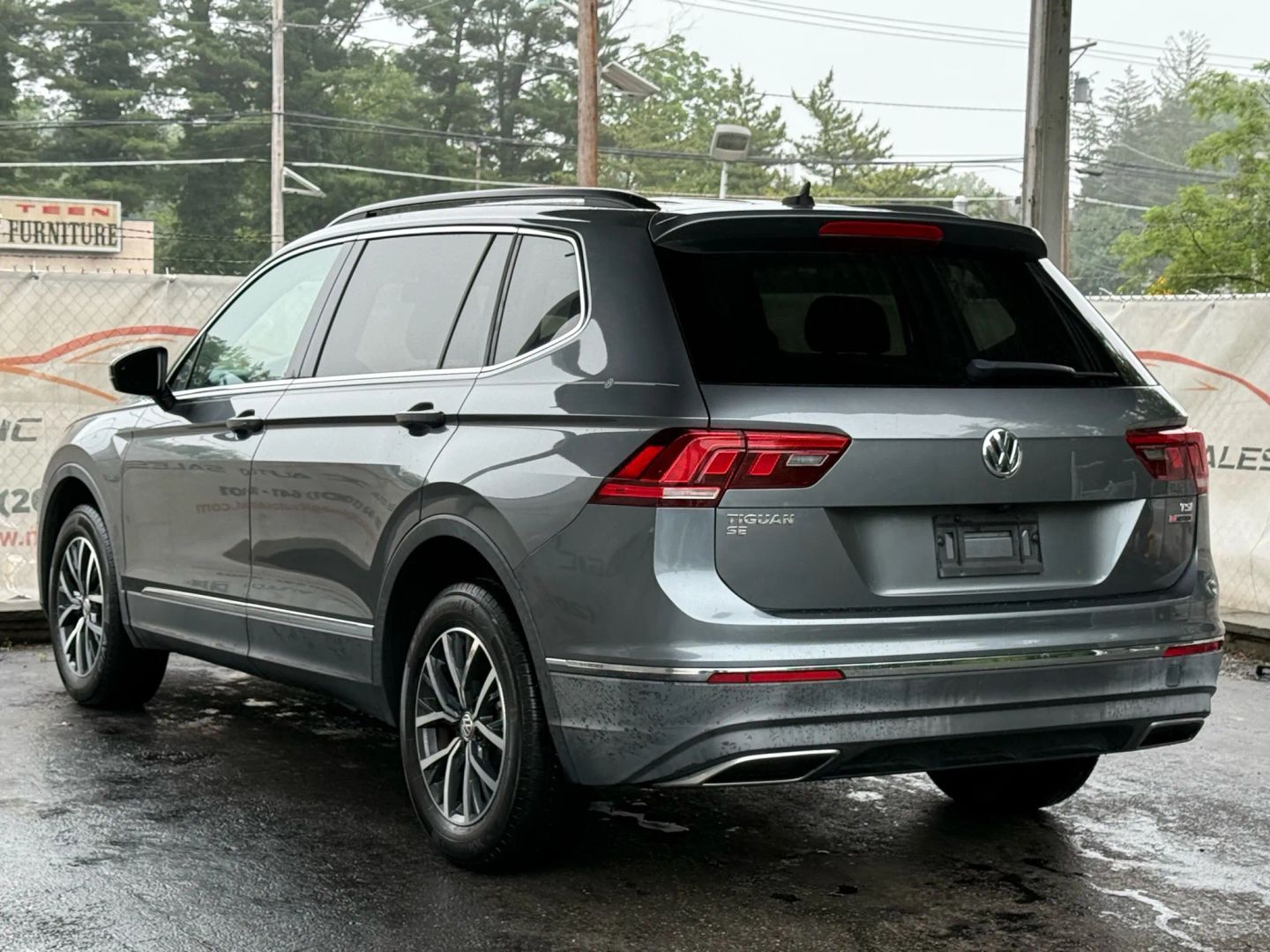 2018 Volkswagen Tiguan - Image 9