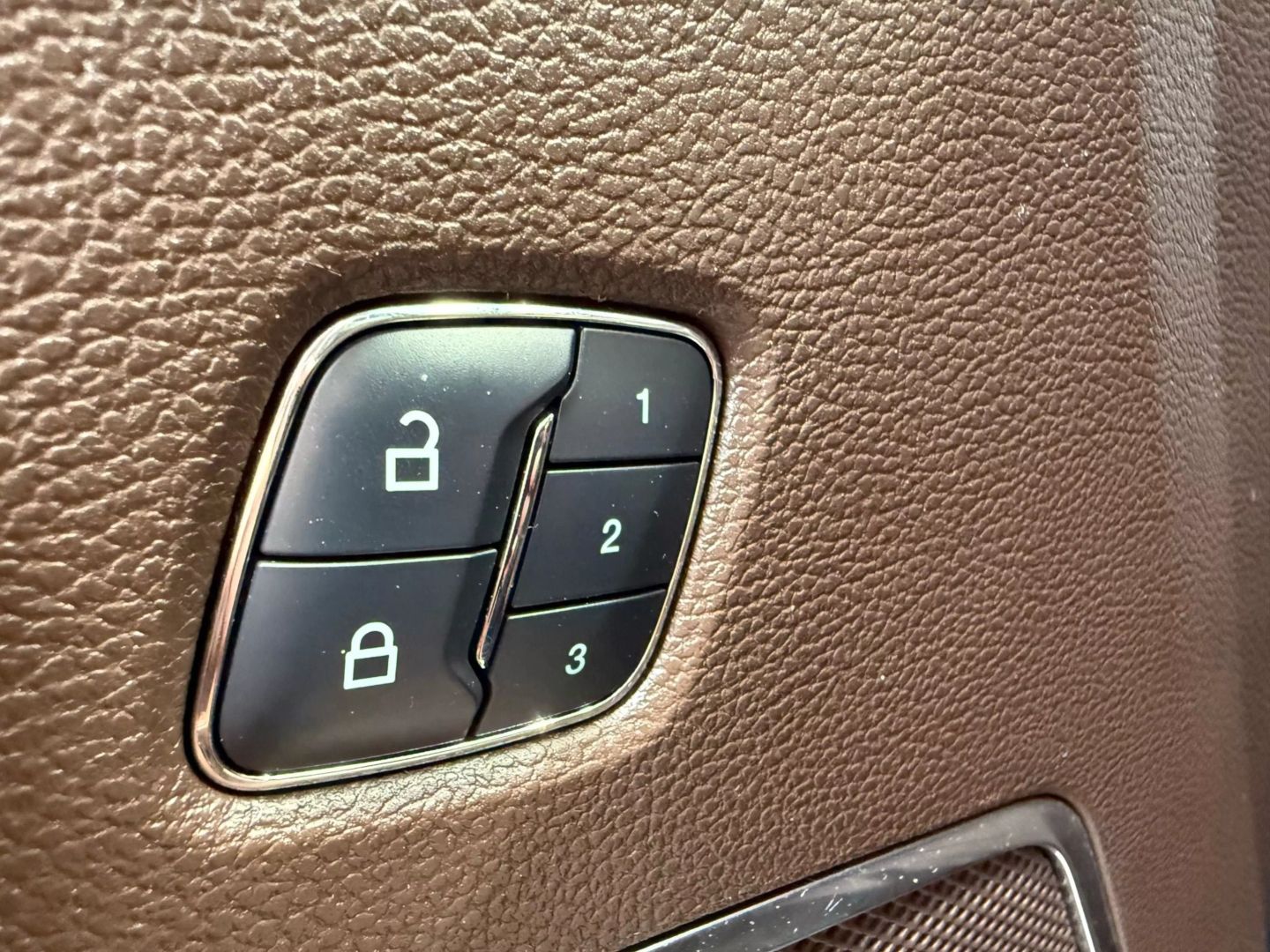 2018 Ford F250 Super Duty Crew Cab - Image 29