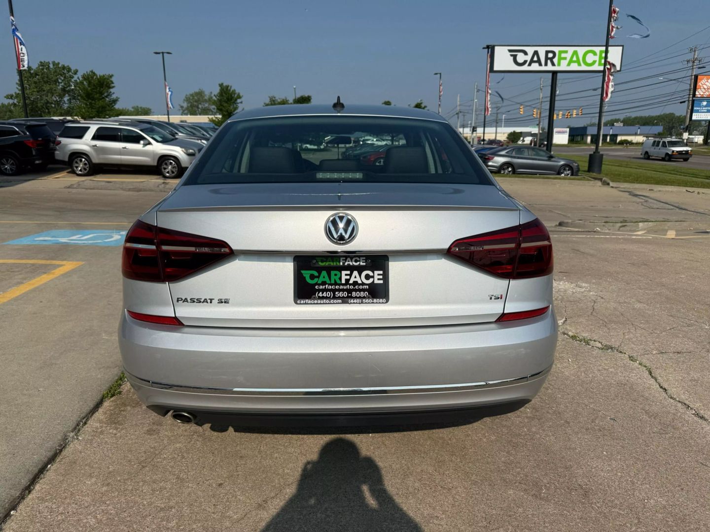 2017 Volkswagen Passat - Image 9