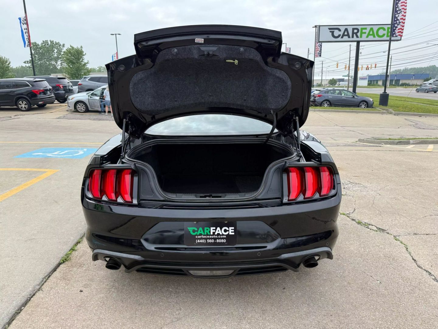 2019 Ford Mustang - Image 11