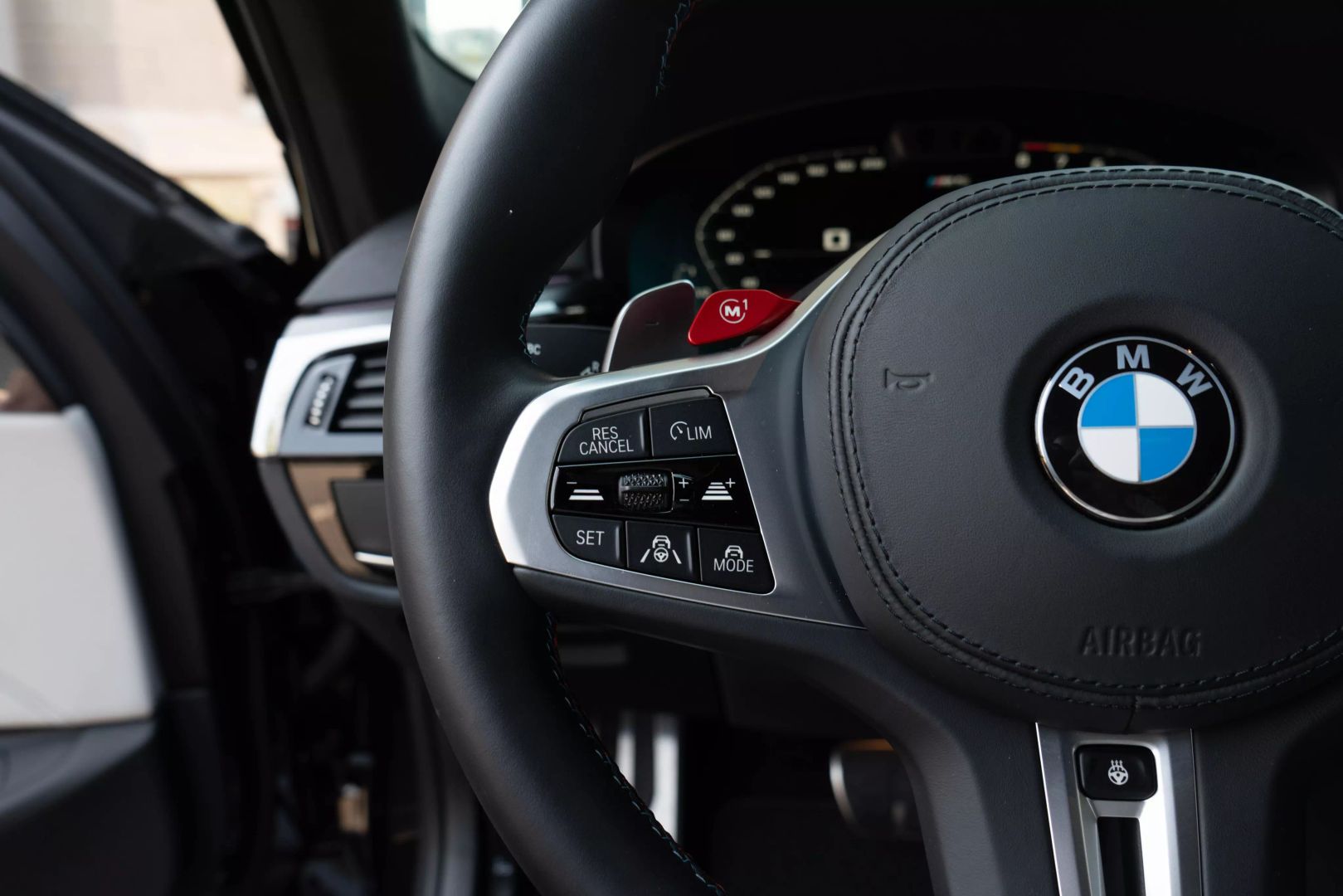 2022 Bmw M5 - Image 39