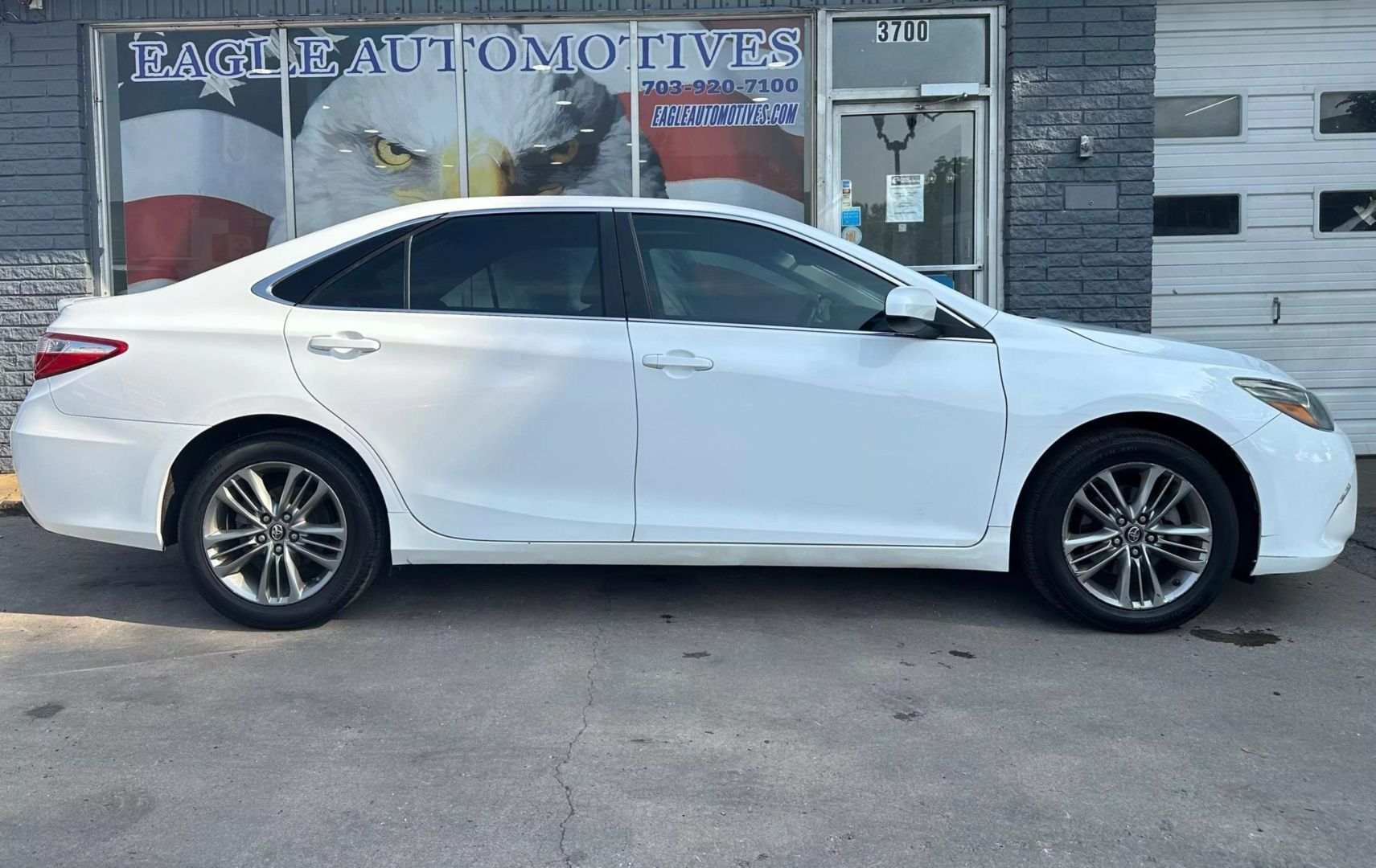 Used 2017 Toyota Camry SE with VIN 4T1BF1FKXHU297915 for sale in Arlington, VA