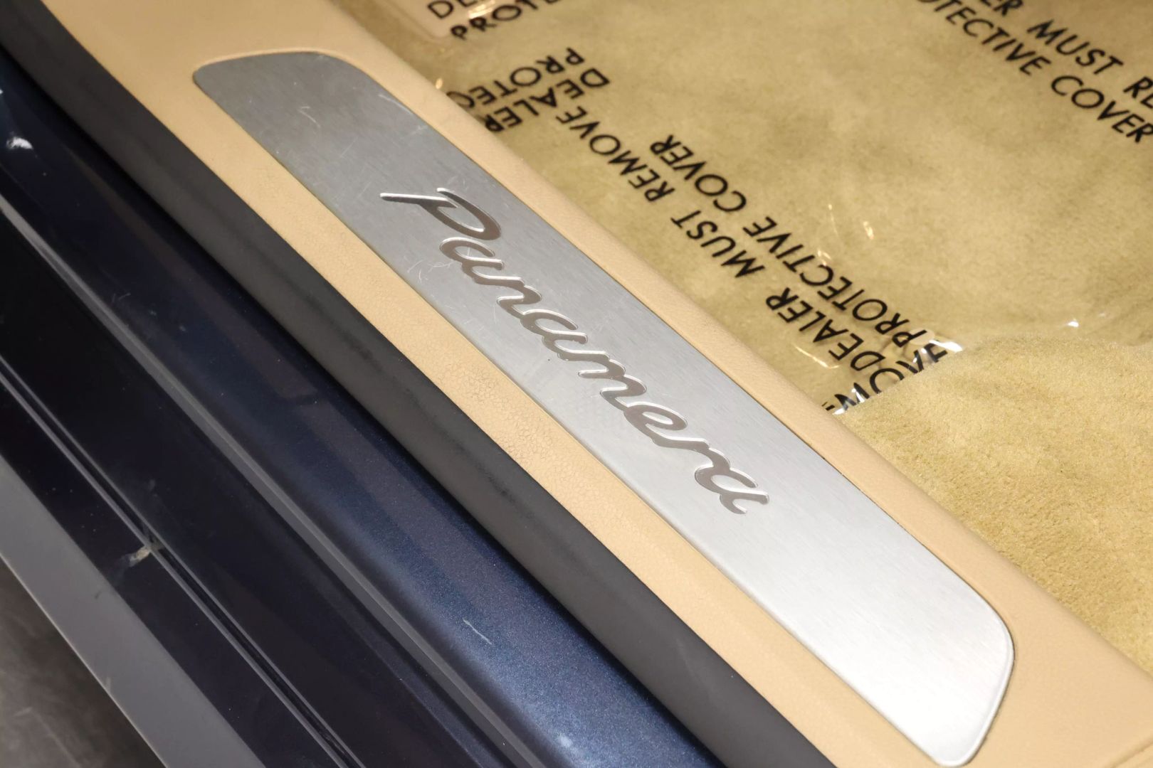 2014 Porsche Panamera - Image 15