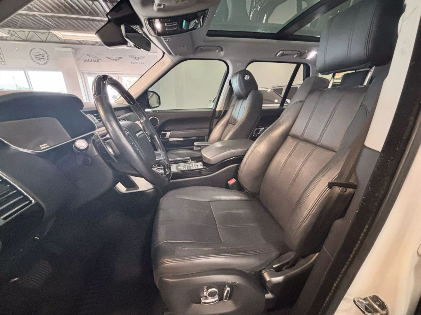 2017 Land Rover Range Rover Hse Sport Utility 4d - Image 9