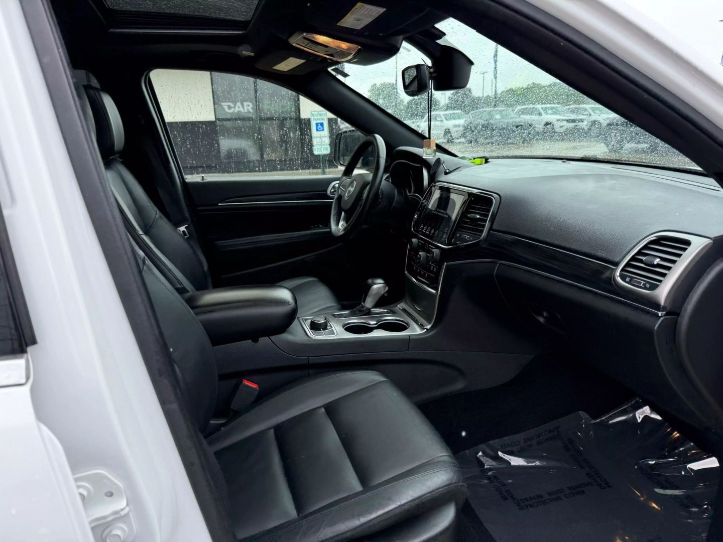 2019 Jeep Grand Cherokee - Image 25