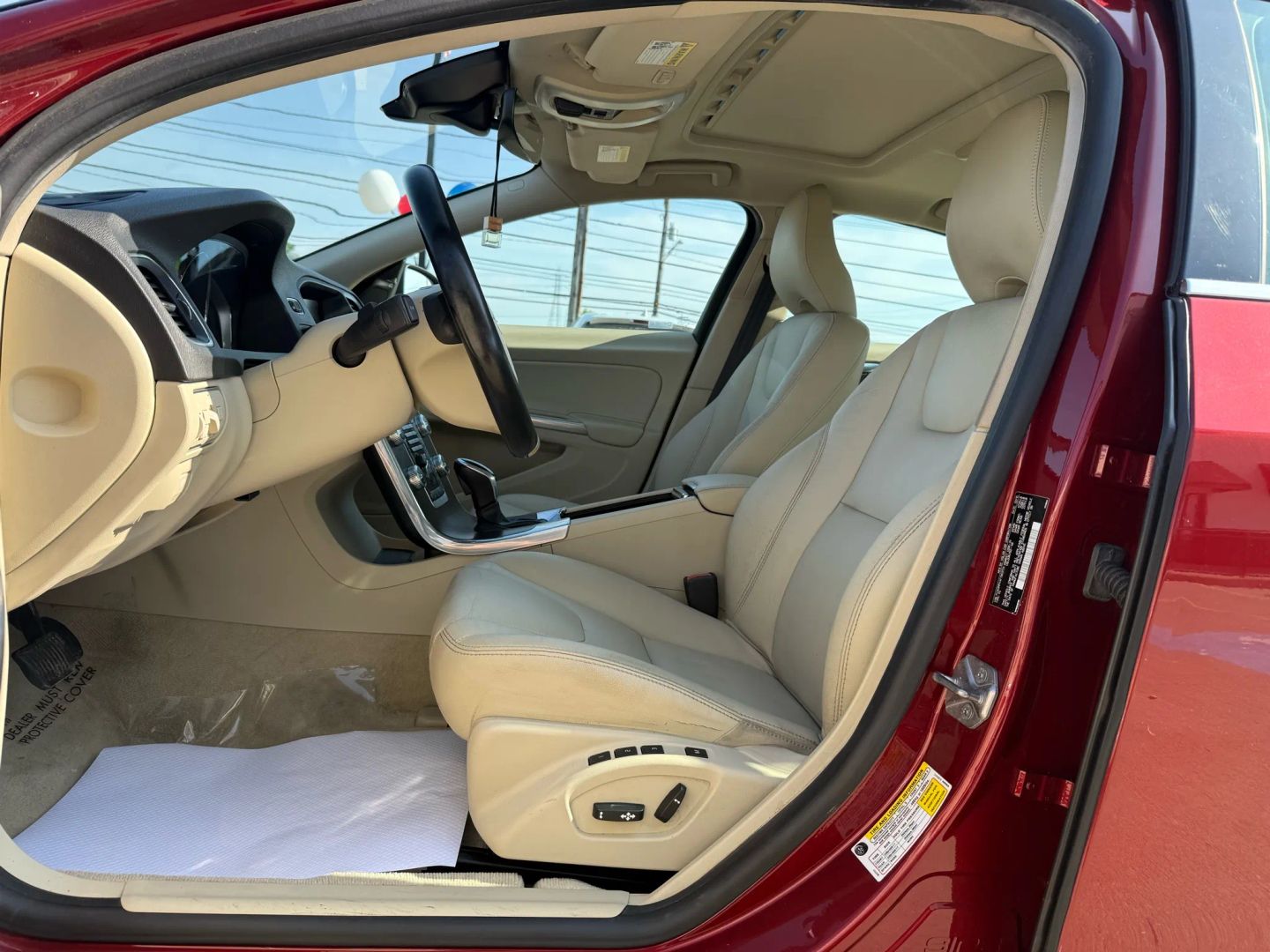 2015 Volvo S60 - Image 18