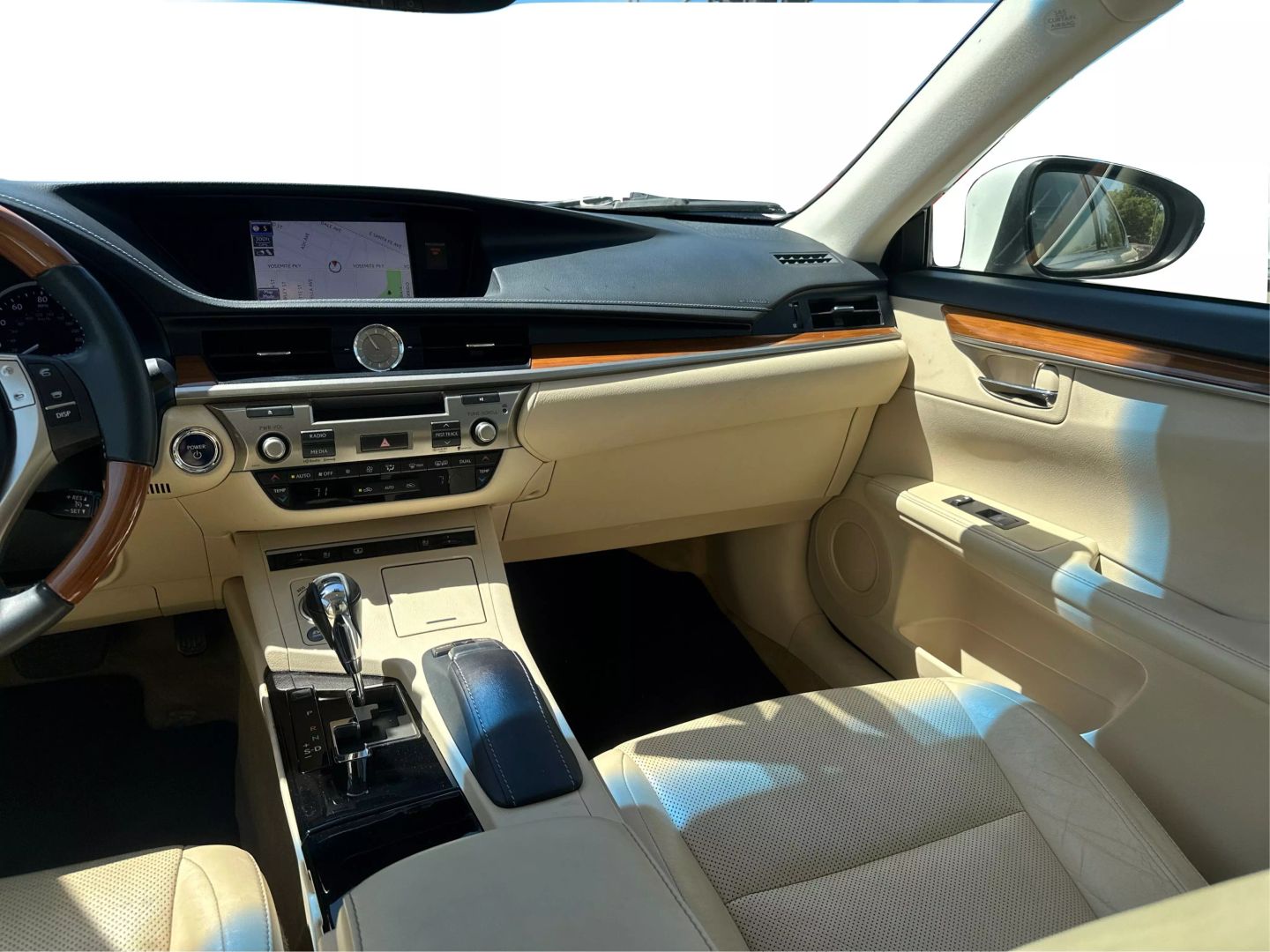 2013 LEXUS ES SEDAN 4-CYL, HYBRID, 2.5 LITER ES 300H SEDAN 4D
