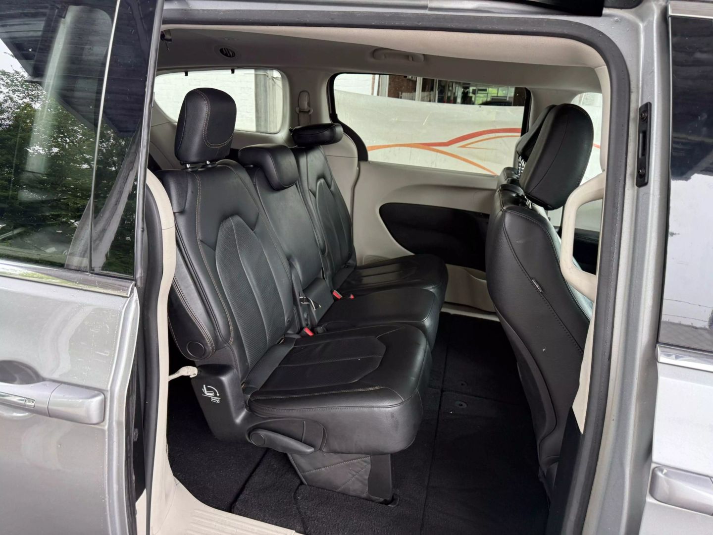 2019 Chrysler Pacifica - Image 24