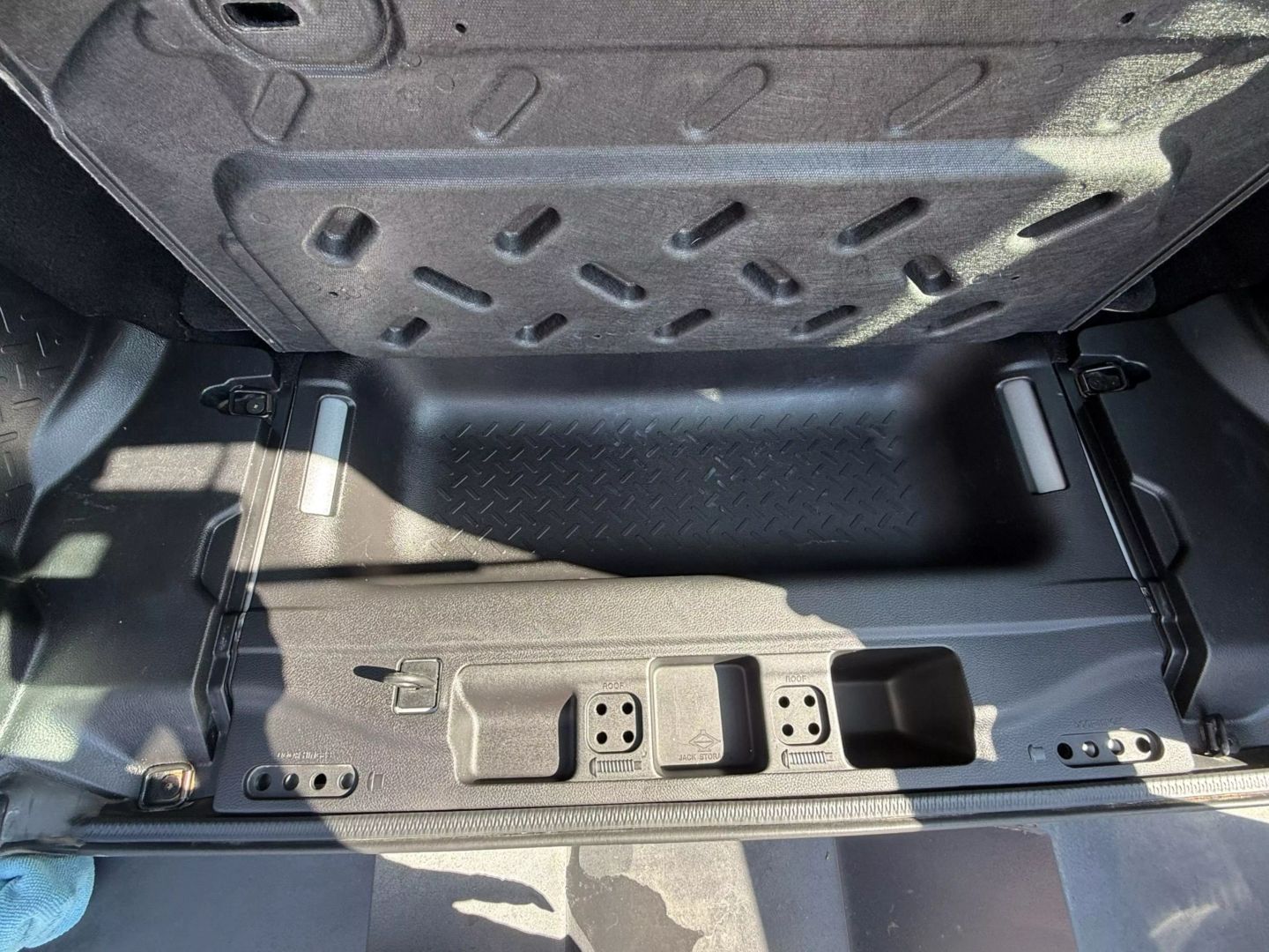2015 Jeep Wrangler - Image 15
