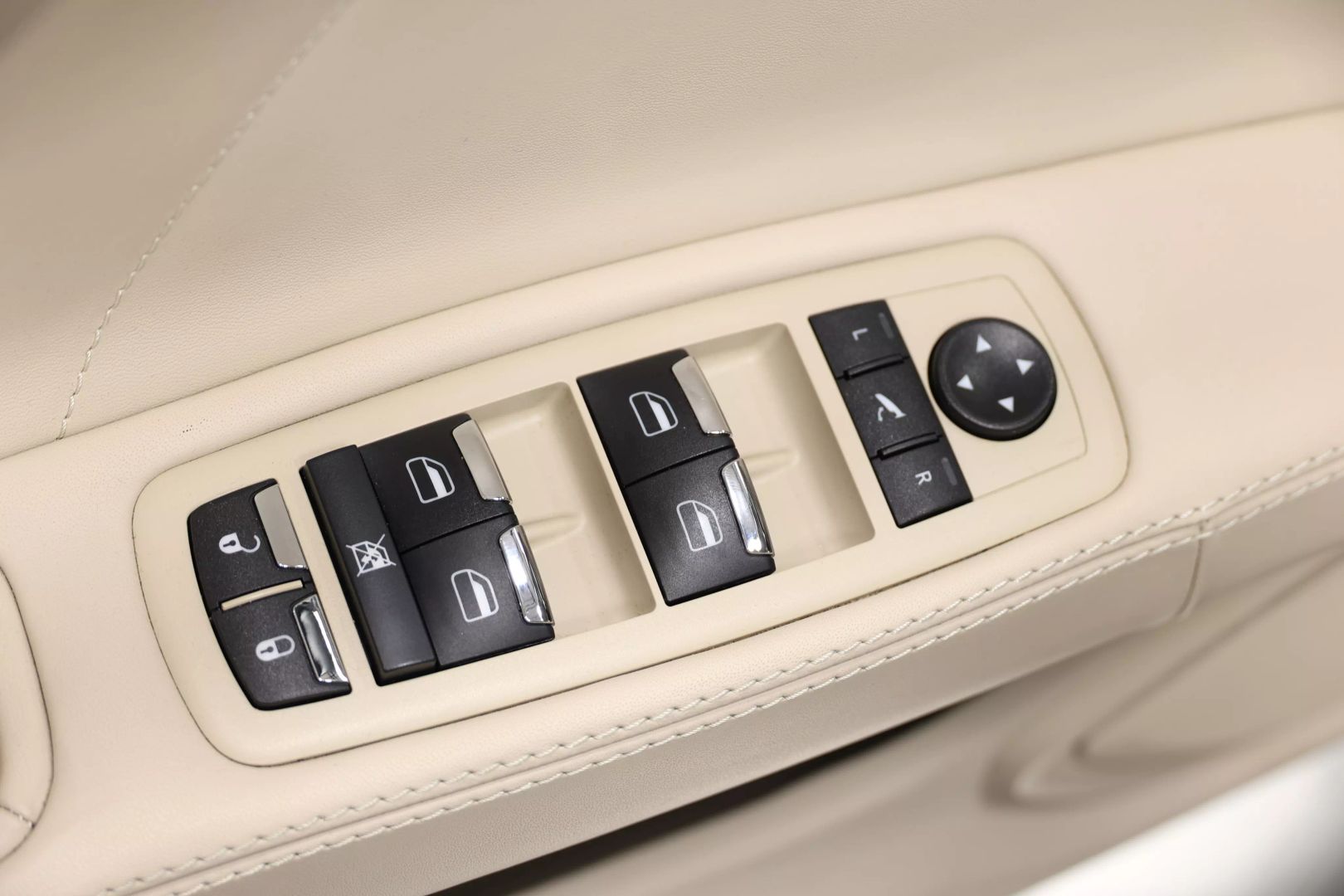 2021 Maserati Quattroporte - Image 10
