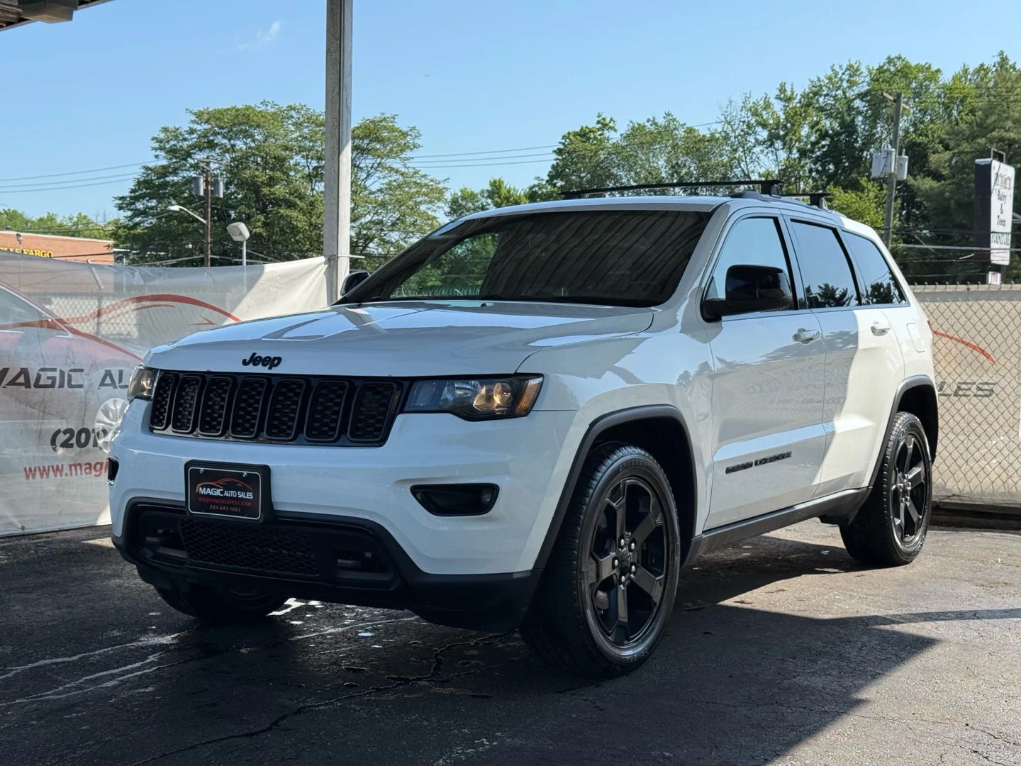 2018 Jeep Grand Cherokee - Image 3