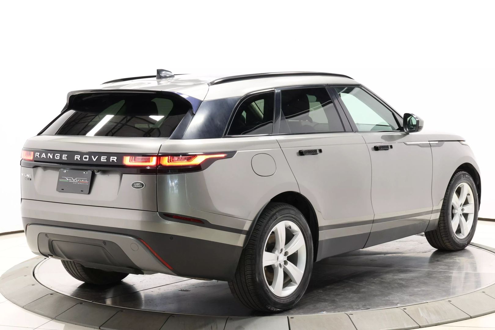 2019 Land Rover Range Rover Velar - Image 4