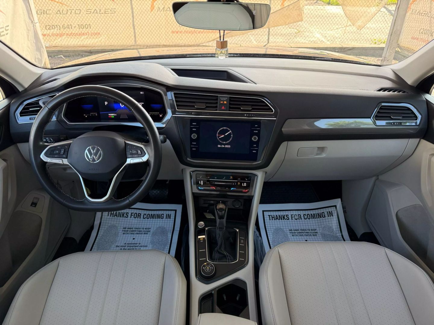 2022 Volkswagen Tiguan - Image 27