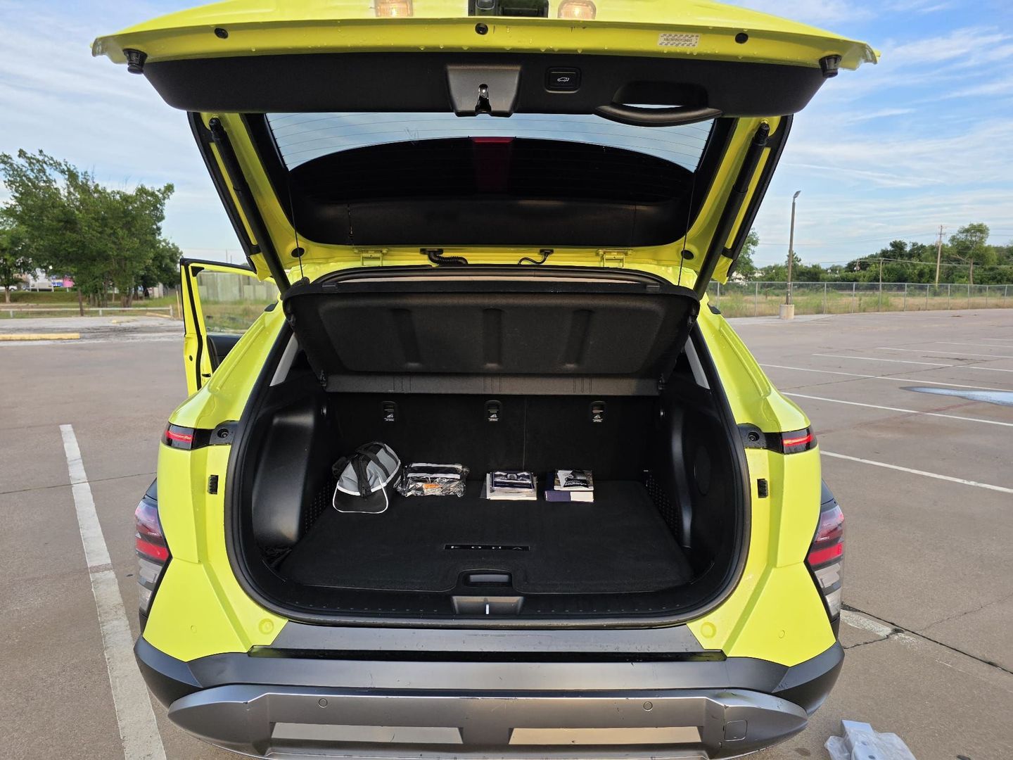 2024 Hyundai Kona - Image 2