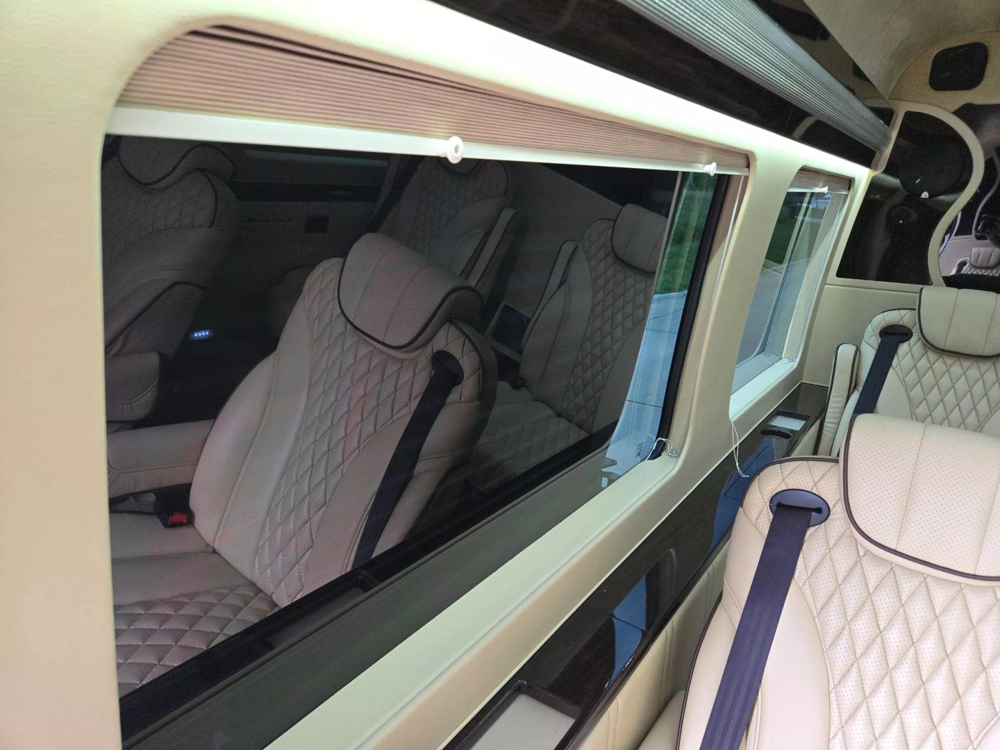 2017 Mercedes-benz Sprinter 2500 Cargo - Image 33