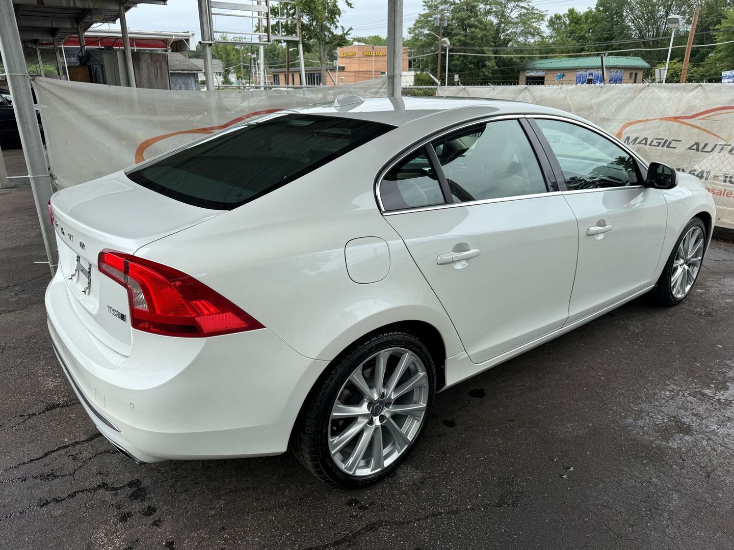 2018 Volvo S60 - Image 12