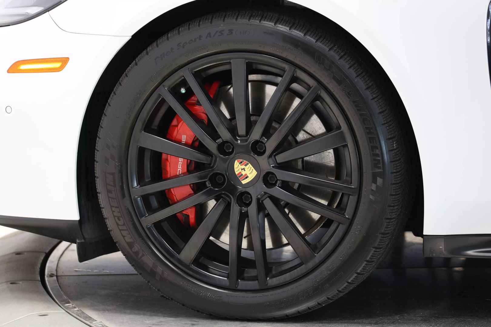 2020 Porsche Panamera - Image 115