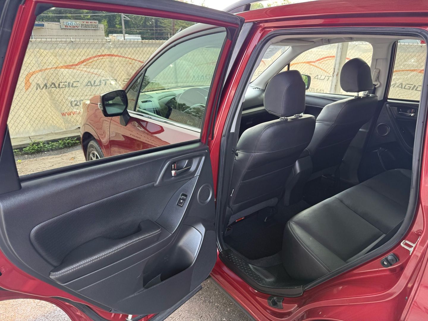 2015 Subaru Forester - Image 17