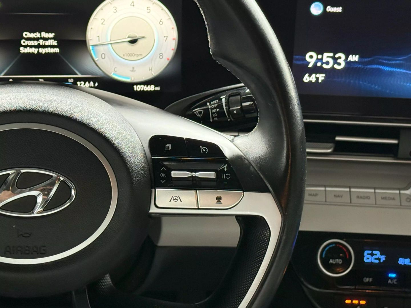 2021 Hyundai Elantra - Image 35