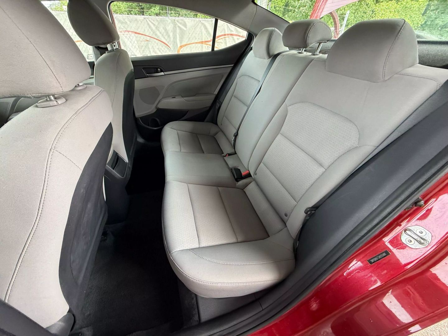 2018 Hyundai Elantra - Image 19