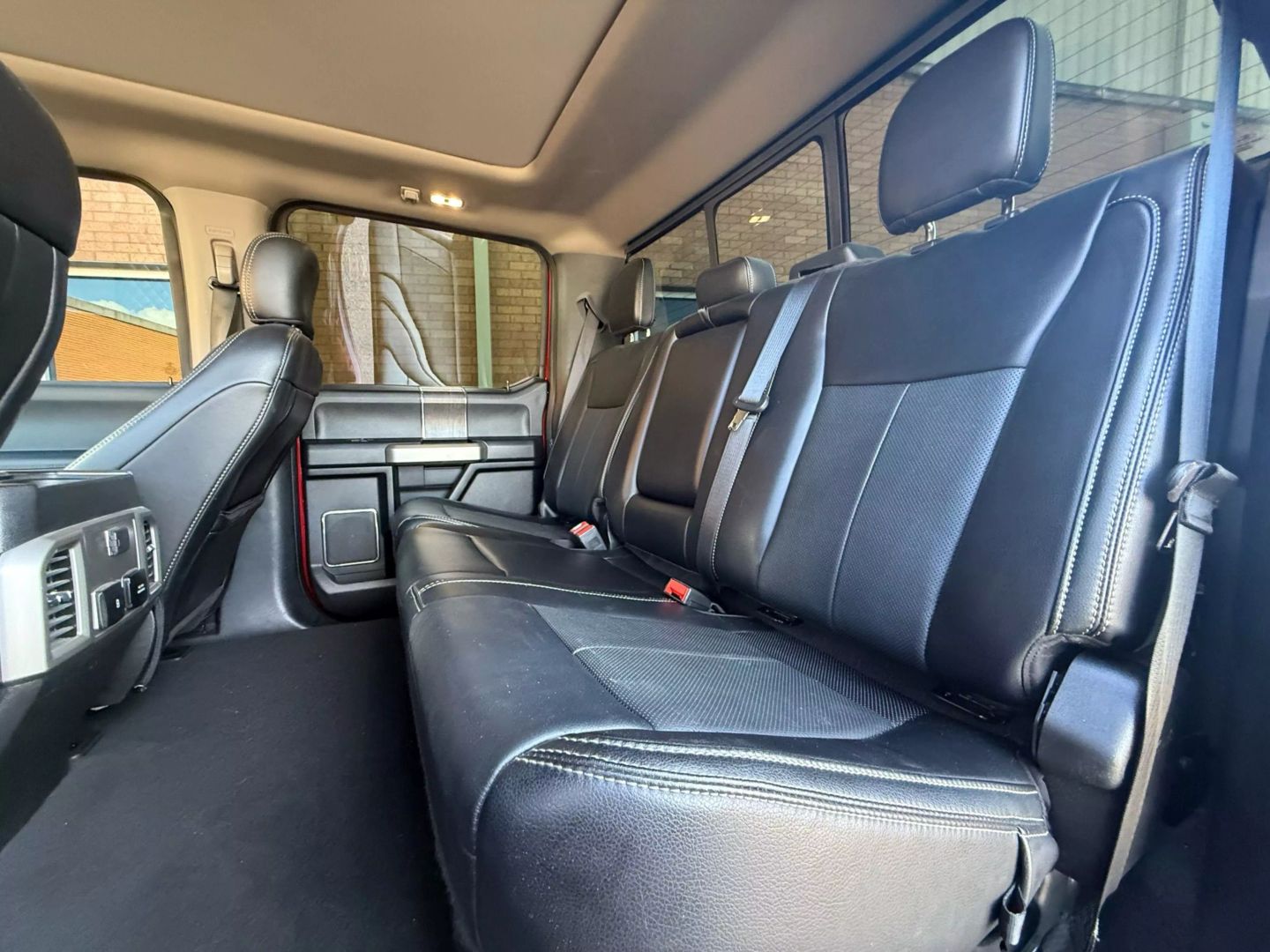 2020 Ford F250 Super Duty Crew Cab - Image 14