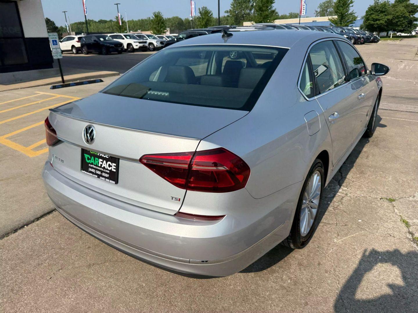 2017 Volkswagen Passat - Image 13