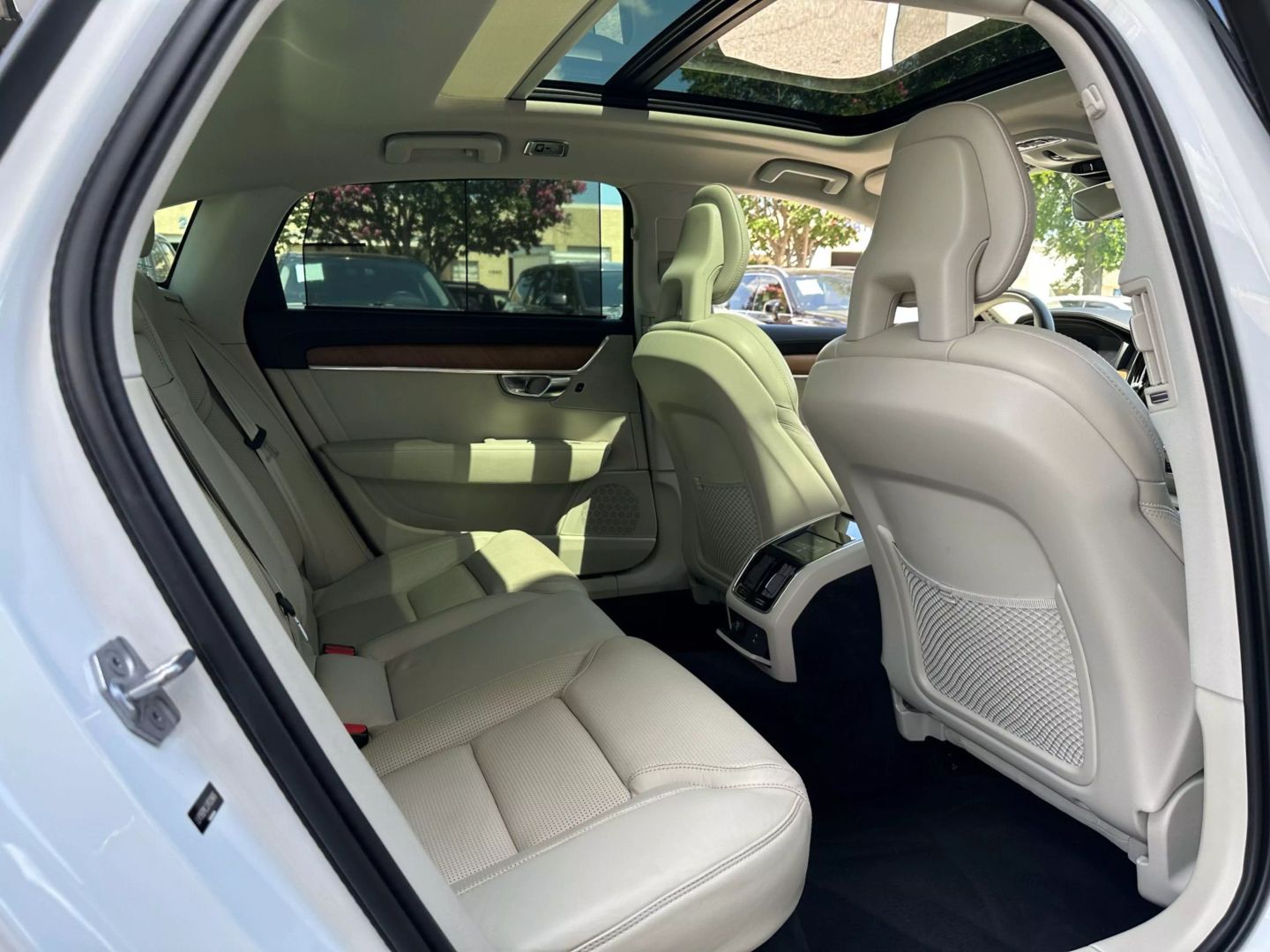 2018 Volvo S90 - Image 27