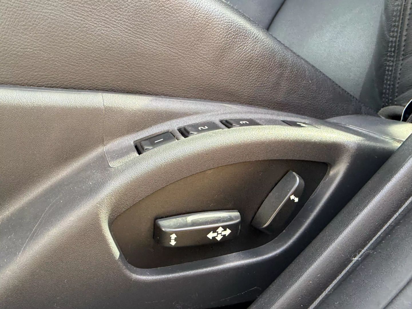 2016 Volvo S60 - Image 18