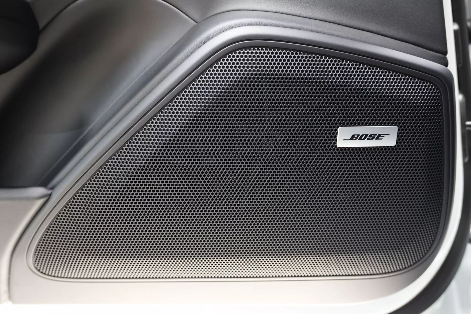 2020 Porsche Panamera - Image 54