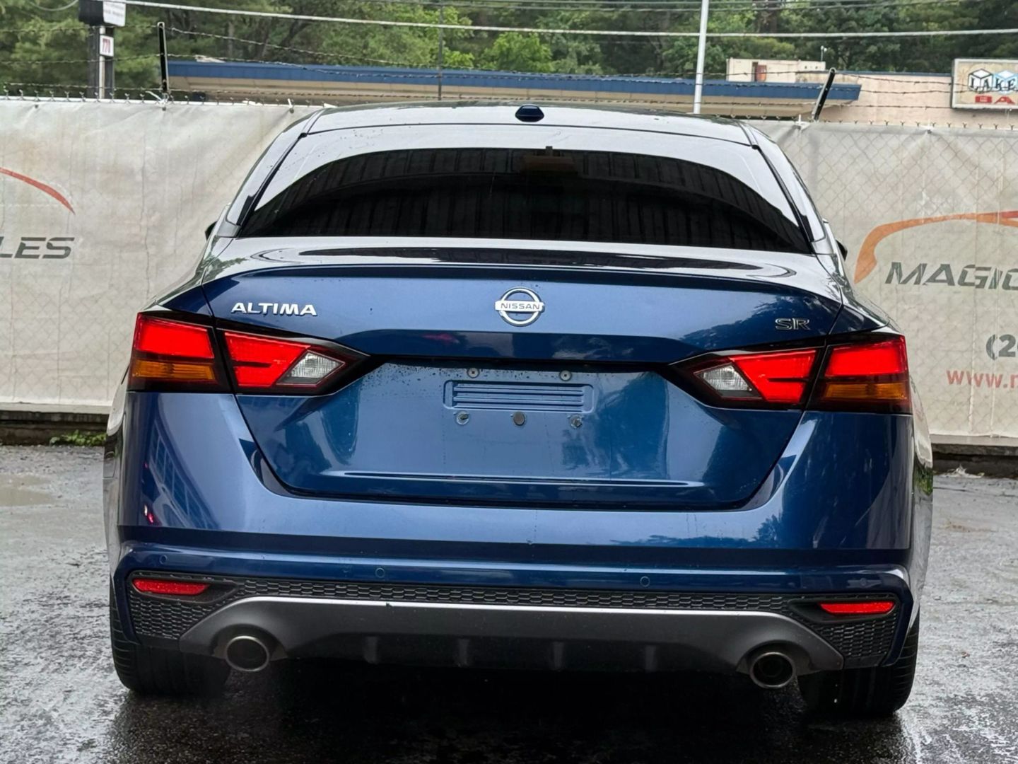 2020 Nissan Altima - Image 10