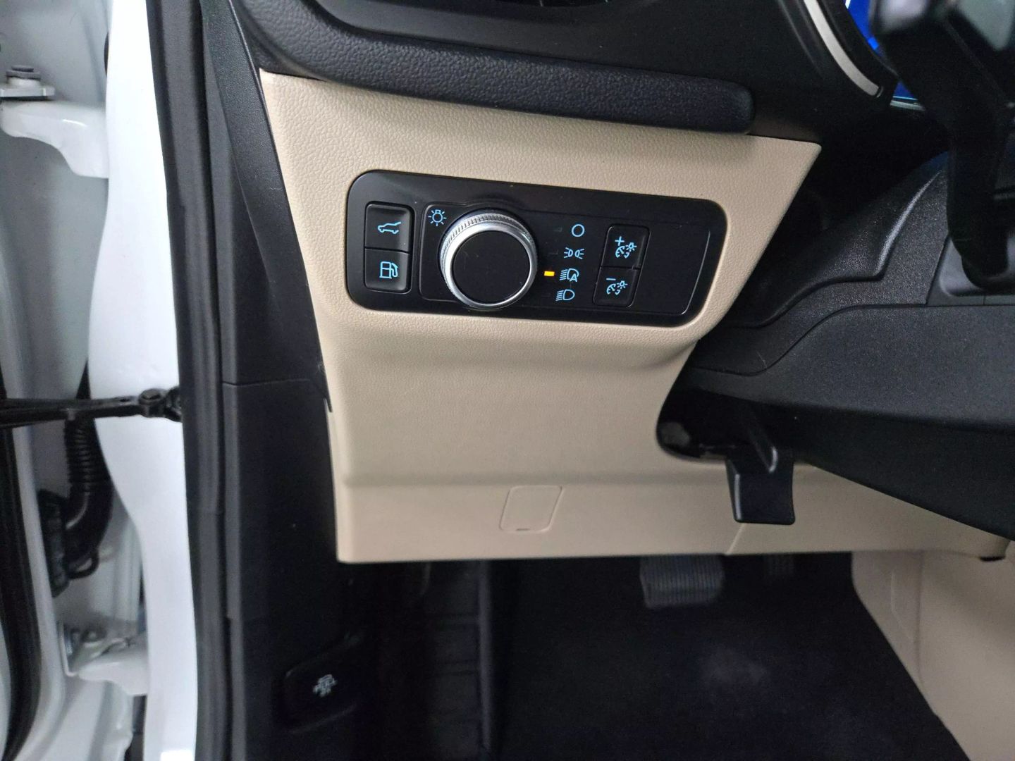 2020 Ford Escape - Image 19