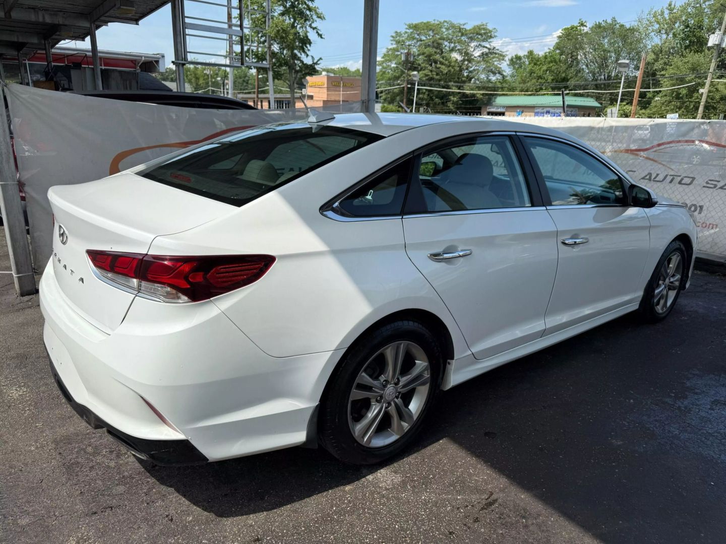 2018 Hyundai Sonata - Image 13